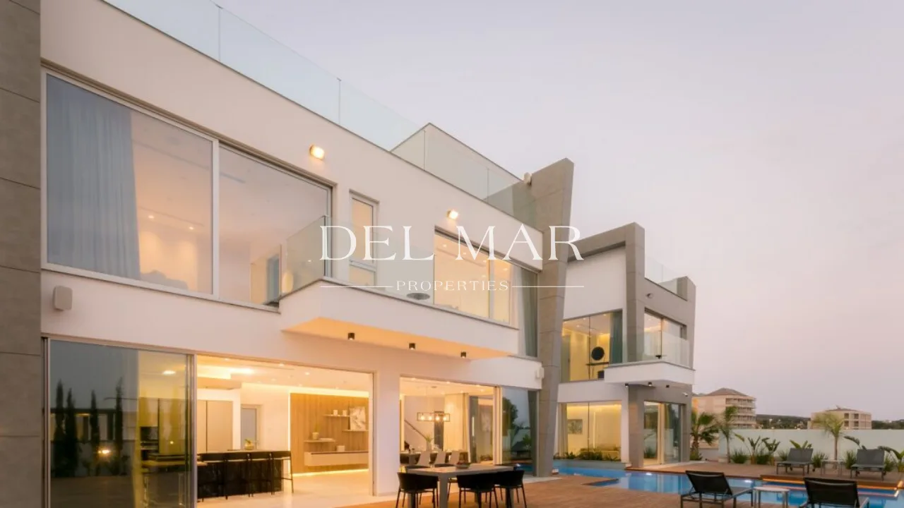 3 Bedroom Seaside Villa in Ayia Napa